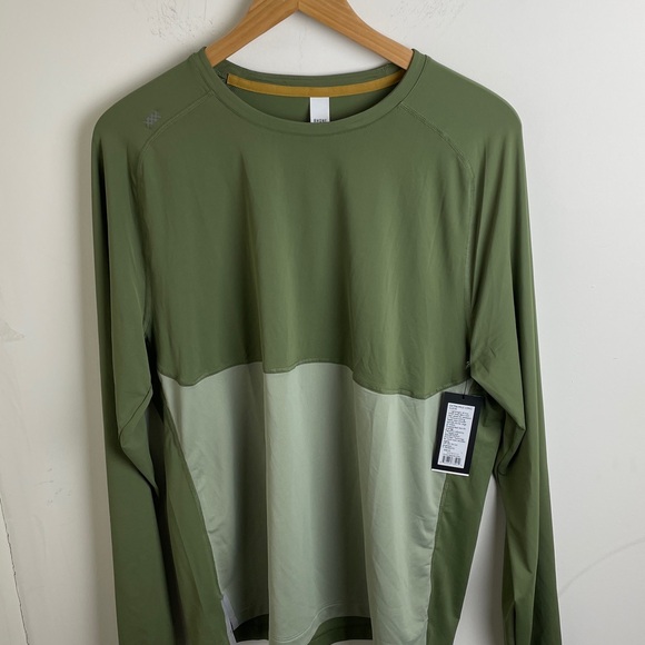 Rhone Extra Mile Long Sleeve Tee Size L NWT - Picture 2 of 5